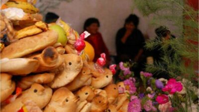 Con ofrendas, rezos y altares, los jujeños recibirán a sus difuntos