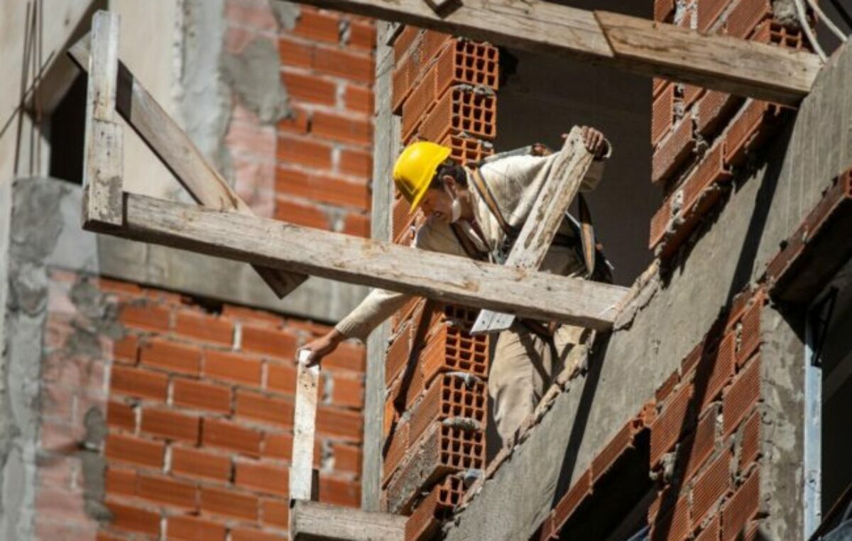 El empleo en la construcción sumó 67.000 puestos desde 2020
