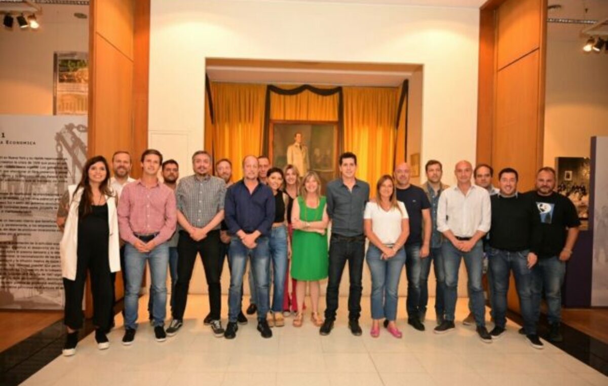 Insaurralde, Máximo, Wado e intendentes cerraron el año junto a más de dos mil militantes