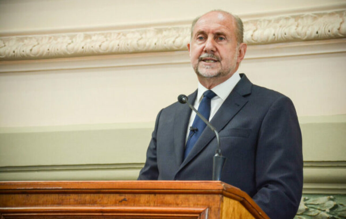 Santa Fe: Sin reelección, Perotti se pone la campaña al hombro