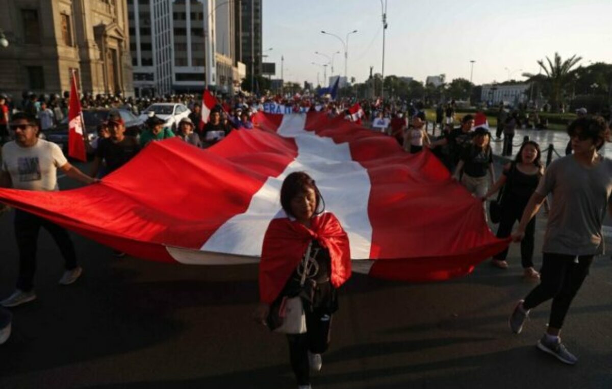 El gobierno peruano no cede al reclamo popular 