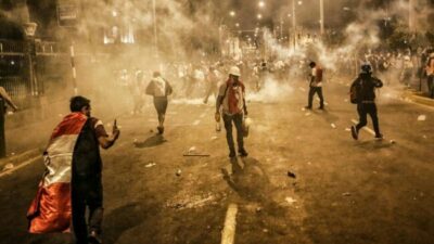El congreso peruano echa nafta al fuego