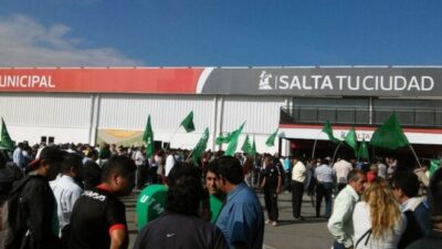 Sin respuesta de Bettina Romero, municipales inician el 7mo día de paro