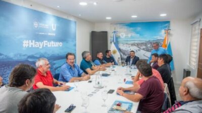 El intendente de Ushuaia y sindicatos firmaron acuerdo salarial por el último tramo de 2022