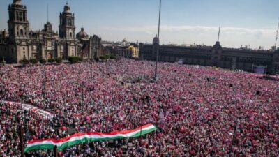 Masiva protesta en México contra la reforma electoral promovida por López Obrador