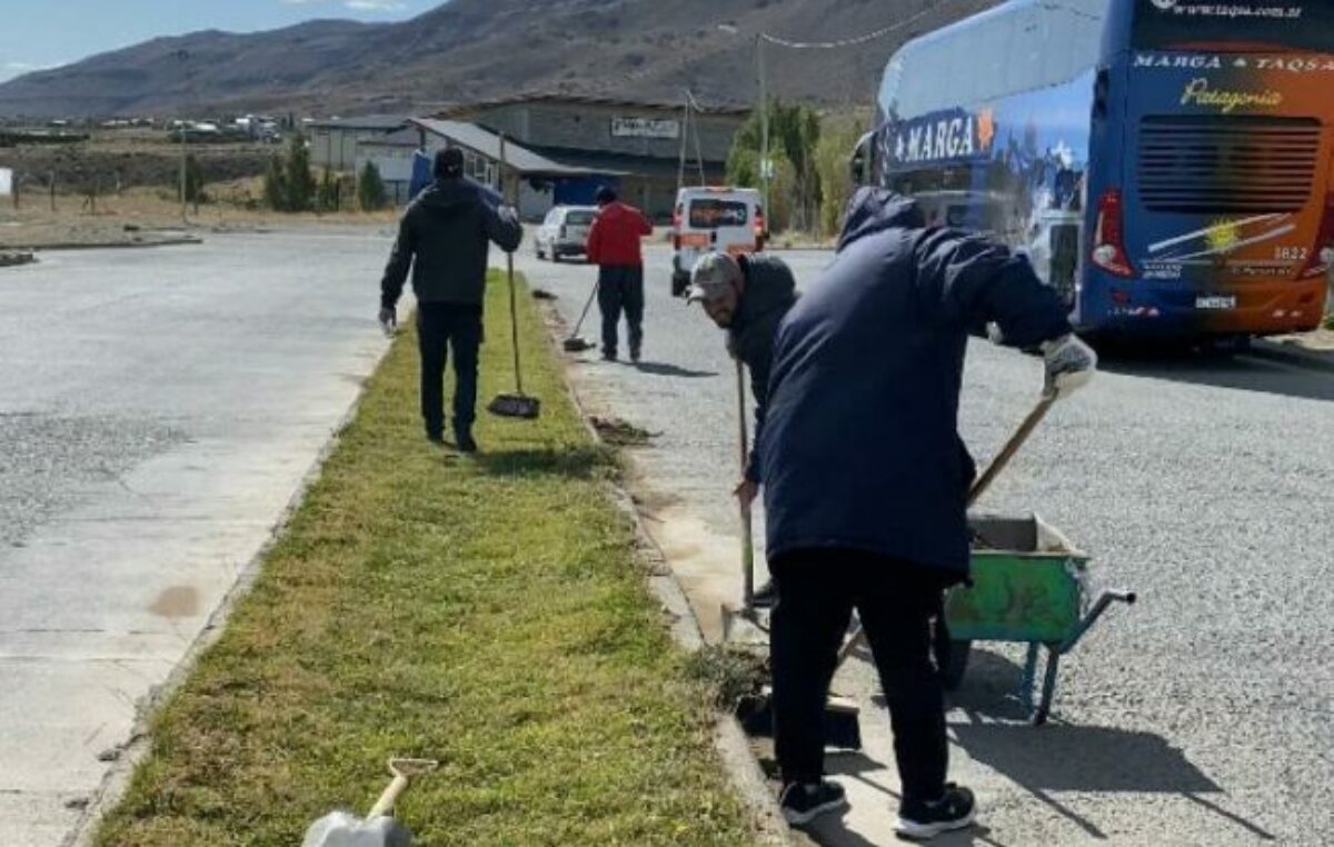 El Calafate: Municipio y el SOEM acuerdan llevar el sueldo mínimo por encima de los 150 mil pesos.