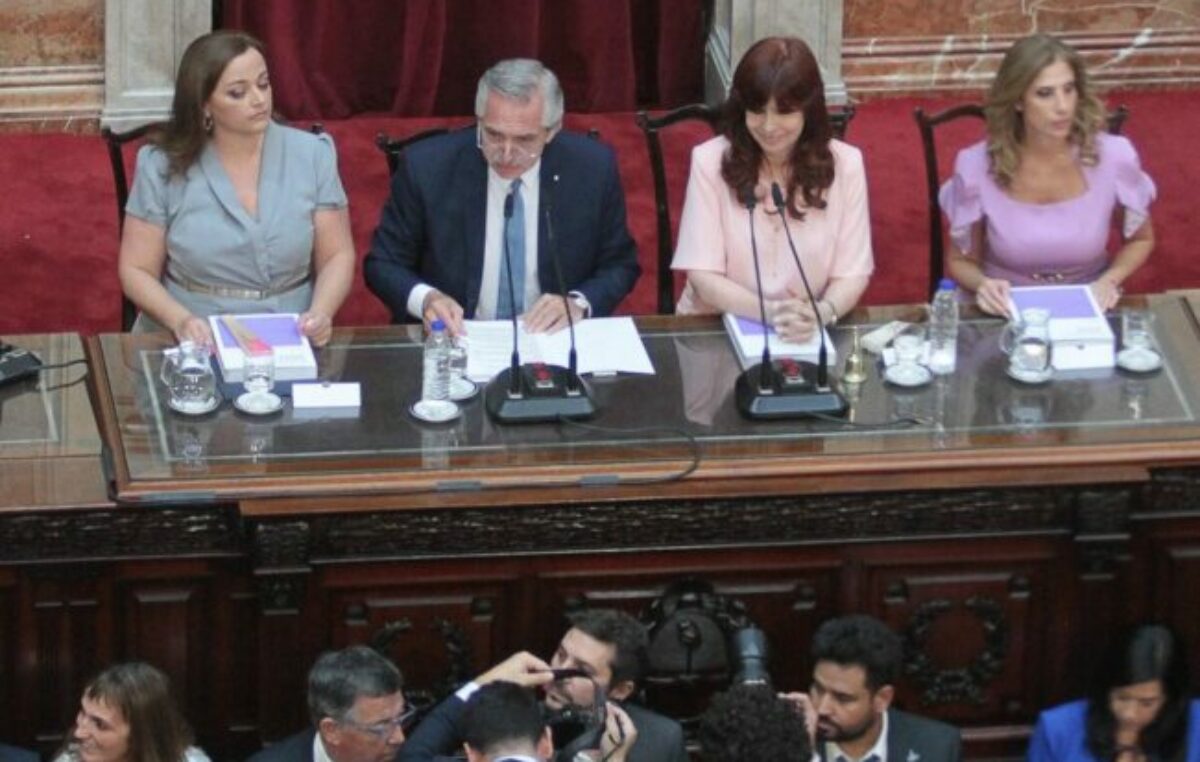 Varios mensajes, el crescendo, silencios y estrépitos en dos horas