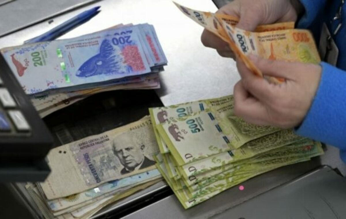 Debido a la inflación, el 60% de los argentinos percibe que tiene ingresos insuficientes