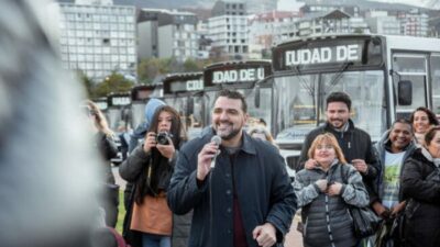 El intendente de Ushuaia presentó 8 colectivos nuevos que se suman a la flota de la UISE