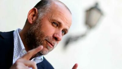 Un socialista llega para ordenar el gobierno de Boric