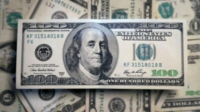 Por qué sube el dólar blue y el bursátil en Argentina
