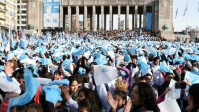 Nuevo programa para que niños de todo el país puedan jurar la bandera en Rosario