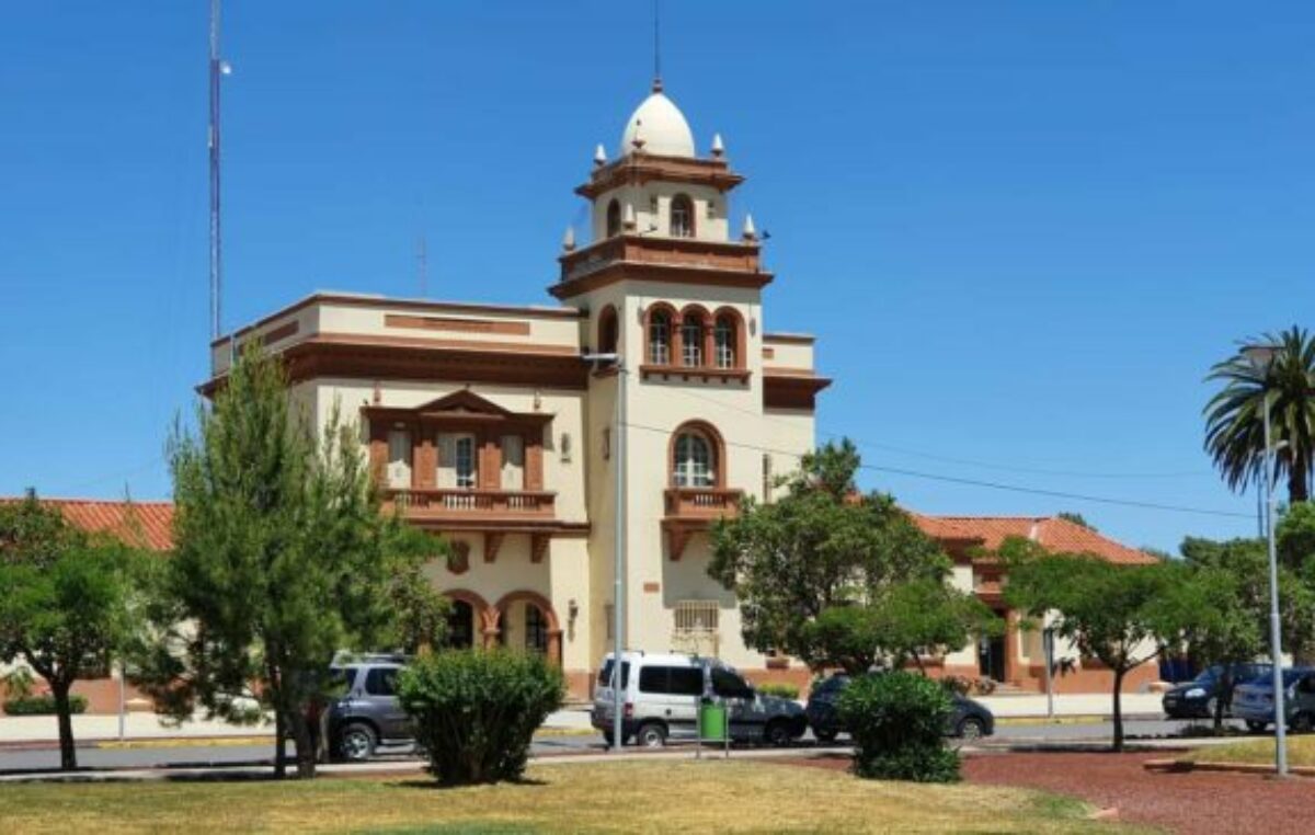 Villarino anunció aumentos salariales para municipales