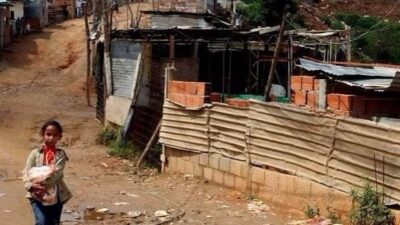 Más de un millón de personas vive en condiciones de hacinamiento crítico