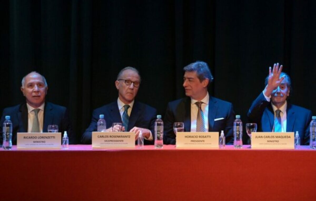 Piden a la Corte Suprema que invalide la re-reelección de intendentes bonaerenses