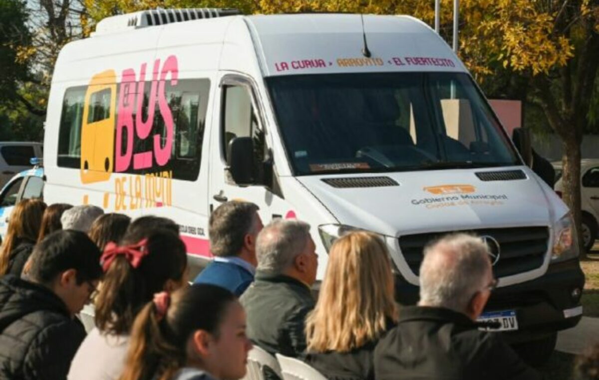 Arroyito pone en marcha su primer bus municipal