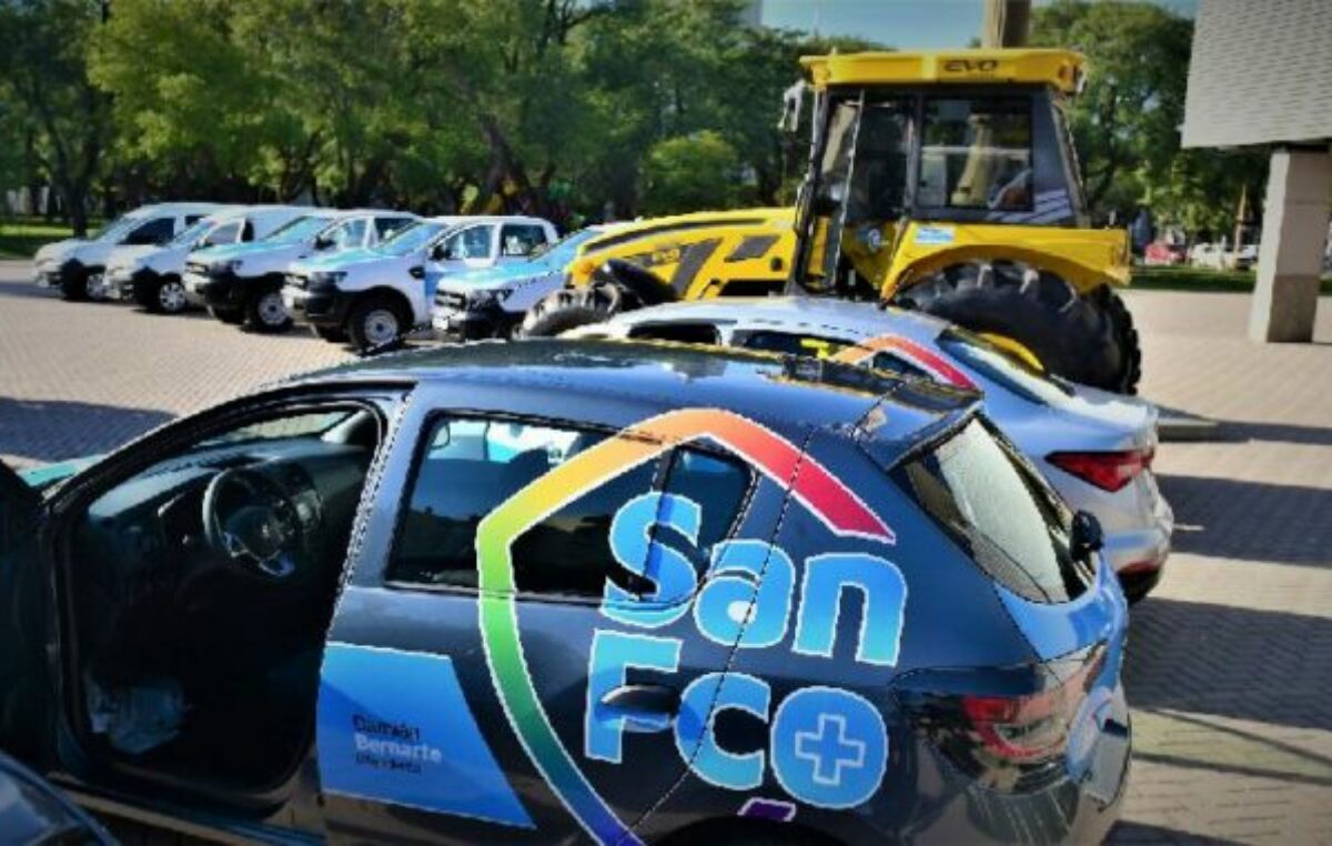 Con una inversión de más de $90 millones, entregaron nuevos vehículos para dependencias municipales de San Francisco