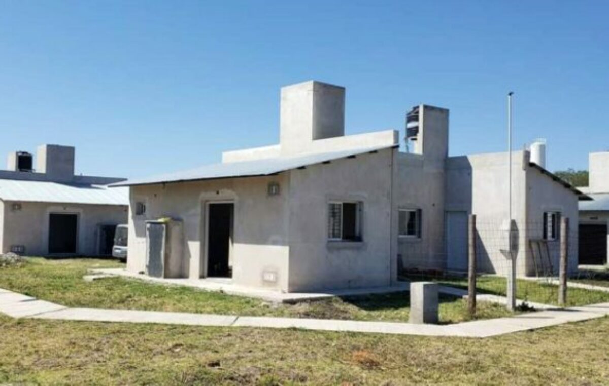 Federal: comienzan a construir 48 casas para docentes, personal policial y trabajadores municipales