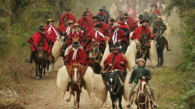 Con la cabalgata gaucha, se inician los honores a Güemes