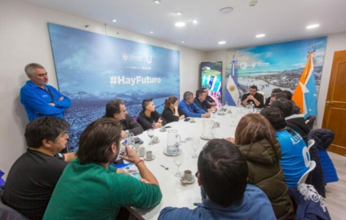 ‘Vamos a dar un aumento que podamos pagar’: el intendente de Ushuaia encabezó mesa salarial con gremios municipales