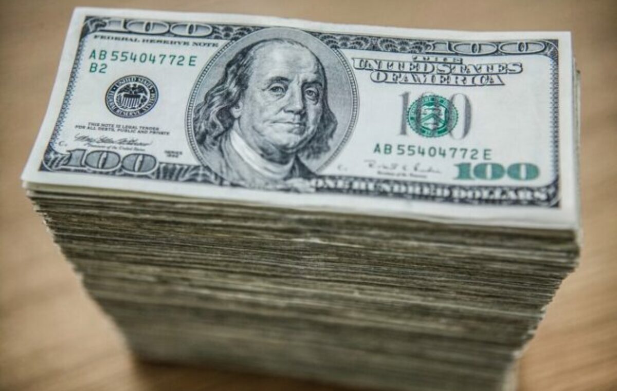 Cuántos dólares necesita la economía para no estallar  