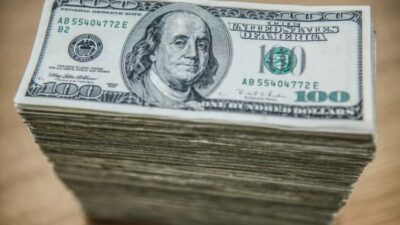 Cuántos dólares necesita la economía para no estallar  