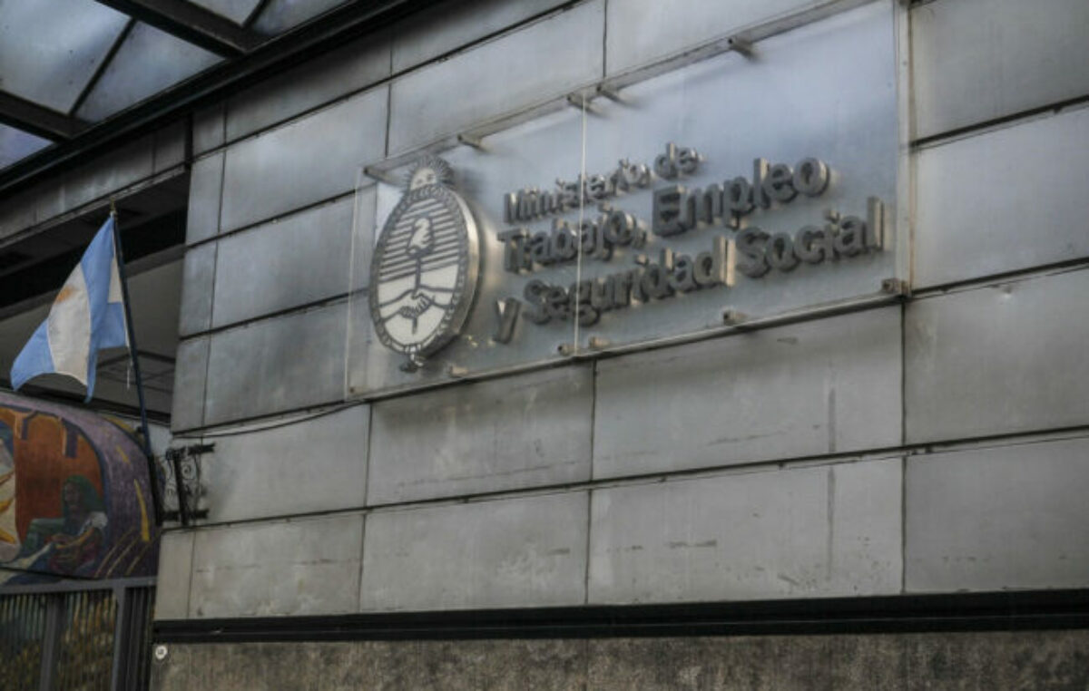 Aumenta 0,3% el empleo registrado en marzo