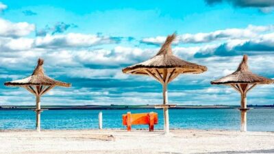 Son las termas naturales al aire libre más grande de Argentina y se esconden en una comarca turística
