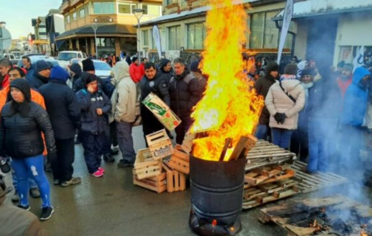Ushuaia: rechazo a paritaria por decreto que no cubre la Canasta Familiar