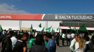 Paro y movilización de empleados municipales en Salta