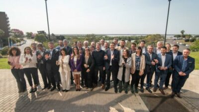 Lammens y los 24 distritos abrieron la asamblea del Consejo Federal de Turismo