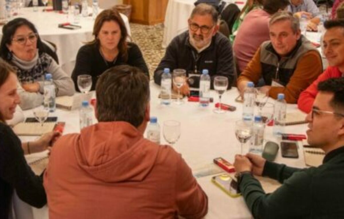 El intendente de Jujuy, Raúl “Chuli” Jorge, participa en Rondas de Intendentes en Bariloche