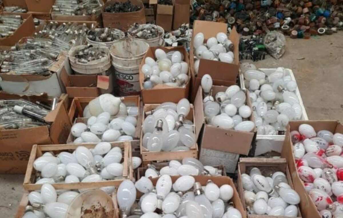 Córdoba: Se reciclaron 18 toneladas de lamparas viejas de alambrado público que serán sustituidas