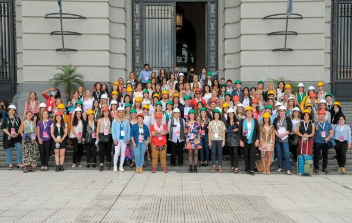 Cada vez más mujeres y diversidades en la obra pública