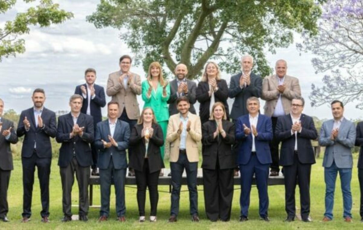 Maximiliano Pullaro presentó a su gabinete provincial en Cayastá