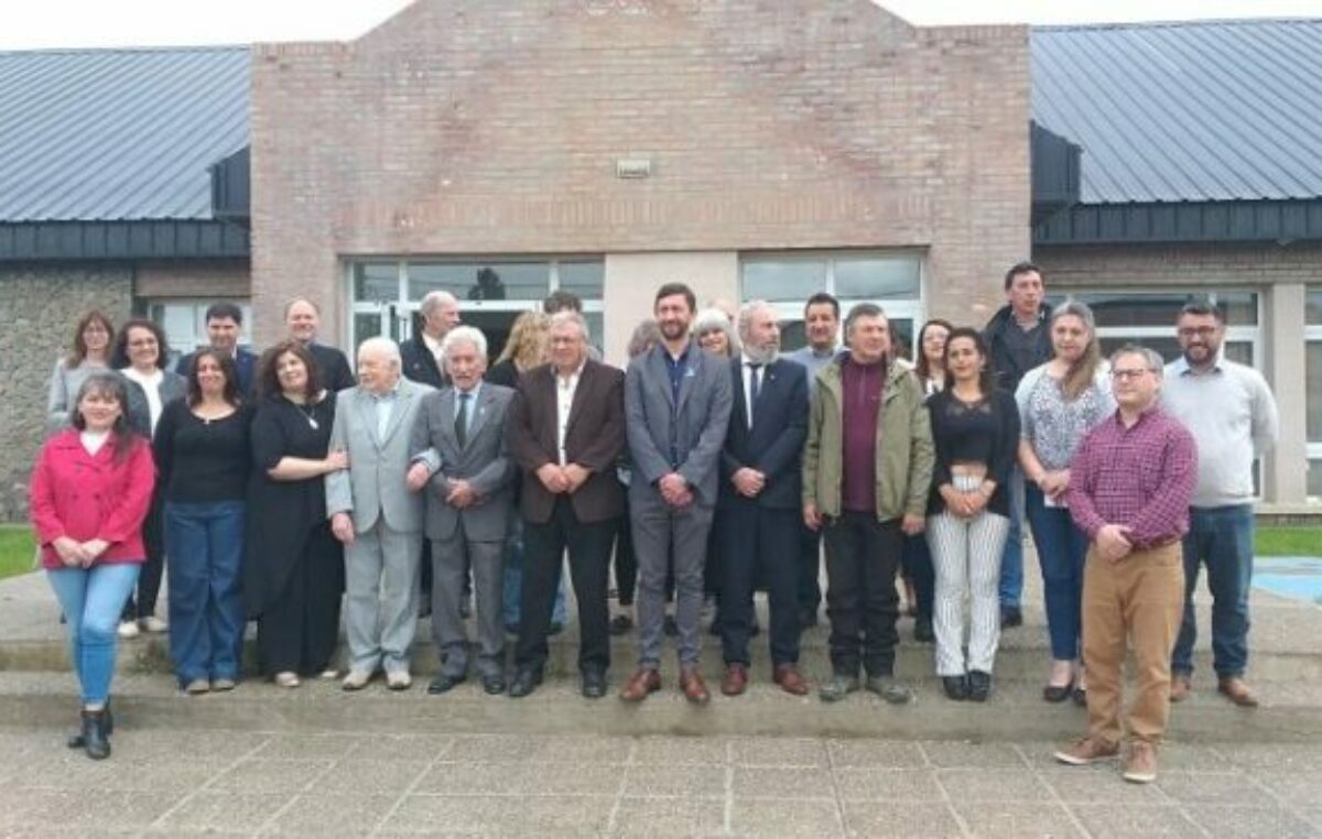 Trevelin juntó a todos los intendentes desde 1983 para celebrar la democracia