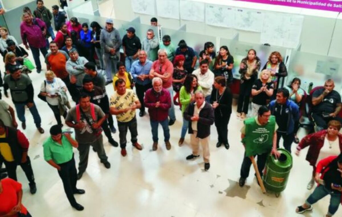 Municipales de Salta inician otro paro a Bettina por no tener fecha de cobro de sueldo