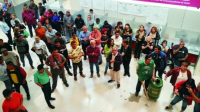 Municipales de Salta inician otro paro a Bettina por no tener fecha de cobro de sueldo