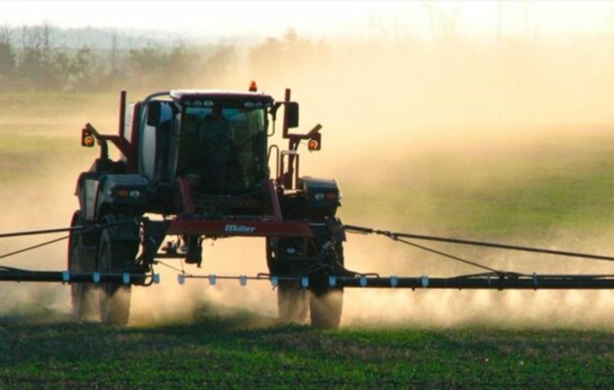 Fiscal de Estado entrerriano consideró «lógico» un fallo que permite fumigar a 100 metros de viviendas