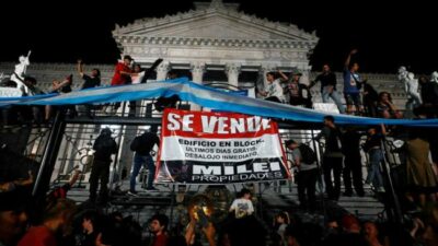 Milei, sus jefes y las cortinas de humo