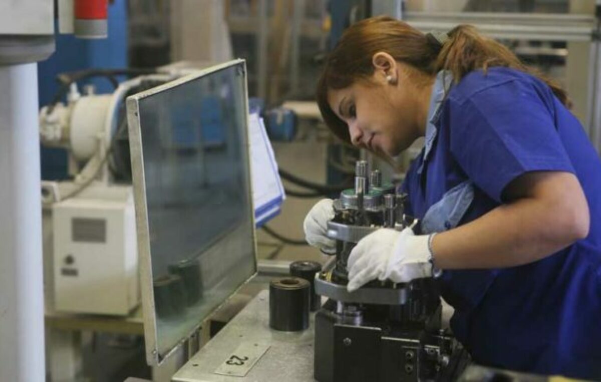 Los ingresos de las mujeres son un 25% menores en Argentina