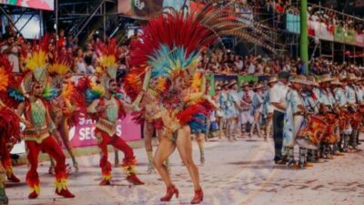 Carnaval de Corrientes: diez noches de fiesta a puro ritmo, brillo y color