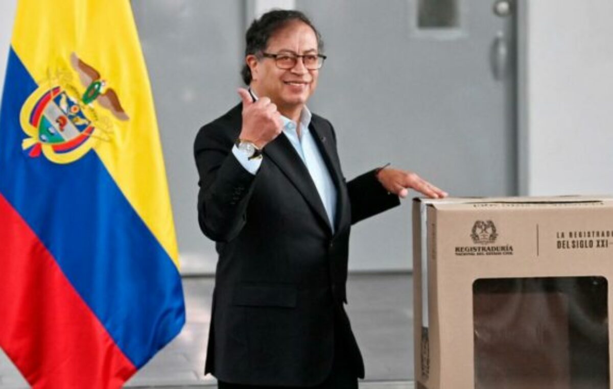 Petro propuso crear un nuevo partido de izquierda para las elecciones de 2026