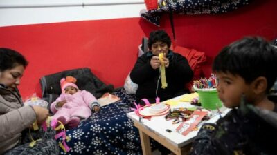 Las mujeres subsidian la economía global con al menos 10,8 billones de dólares al año