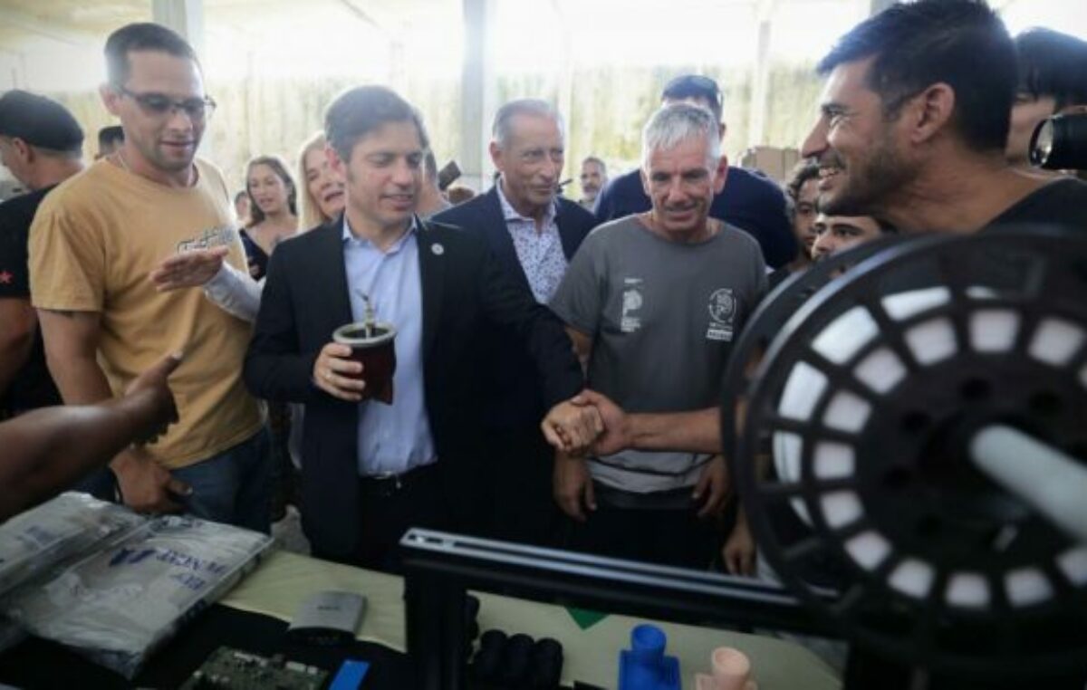 Kicillof se reunió con intendentes y empresarios y advirtió sobre impacto del «ajuste»