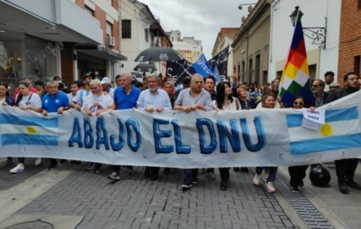 Ningún intendente salteño firmó el amparo de municipios contra Milei