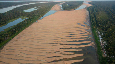 El cambio climático es el principal causante de la sequía histórica que afecta a la Amazonía desde 2023
