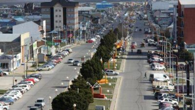 Incentivan la reforestación urbana en Río Grande con bonificaciones fiscales