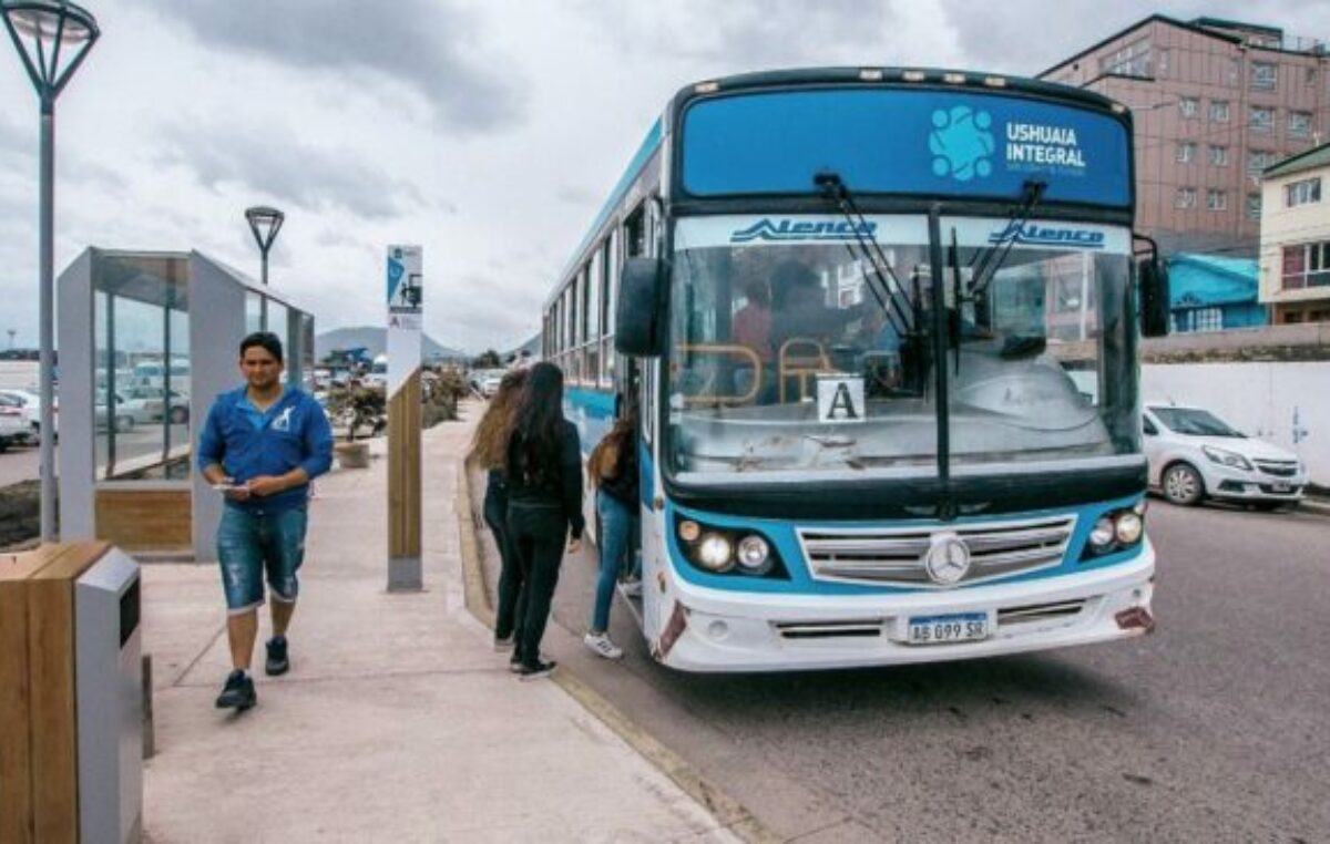 Evalúan en Ushuaia subir de $ 85 a $ 800 el valor del boleto de colectivo
