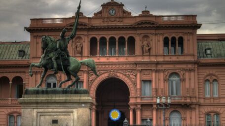 La mayoría de Milei es puro cuento 